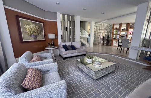 Jurere Internacional Casa | Casa Duplex c/Piscina a 850m da Praia RDT0124