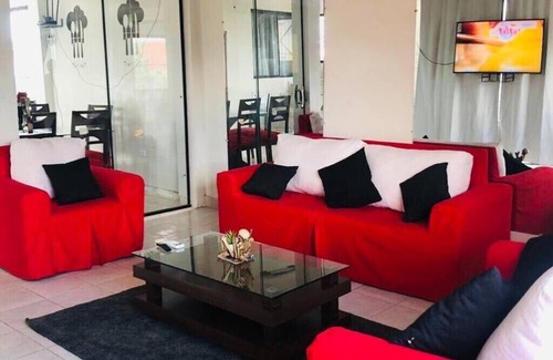 Santa Cruz Casa | ⭐️Casa entera de 4 dormitorios pasos de EXPOCRUZ , parkeo incluido 2/3 autos