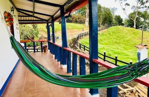 Pacho Casa | Casa ecoturistica con rio y vista a las montañas