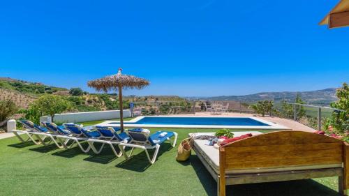 Trapiche Casa | Casa El Mirador de Isabel Vélez-Málaga by Ruralidays