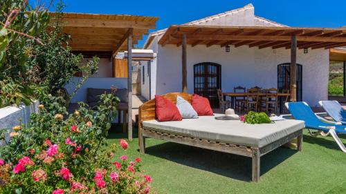 Trapiche Casa | Casa El Mirador de Isabel Vélez-Málaga by Ruralidays