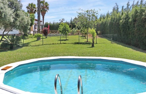 Conil de la Frontera Chalet De Esquí | Casa El Oasis en Conil, con piscina