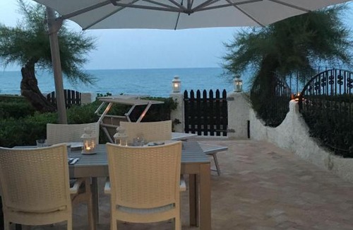 Vasto Casa | CASA ELEGANTE IN RIVA AL MARE CON AMPI SPAZI ESTERNI