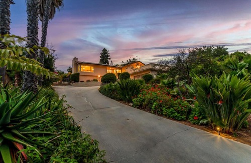 Vista Casa | Casa Elevado, Pool House with Stunning Views!