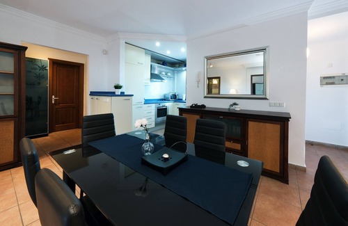 Costa Teguise Chalet De Esquí | Casa Elin, piscina comunitaria, wifi rápido y tranquilo