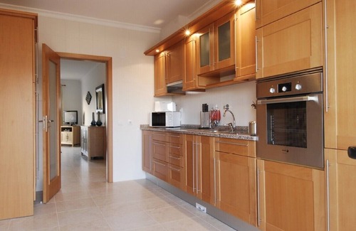 Porto de Mos Apartamento | Casa Ella is a stunning 2 bed apt a 7 minute walk from the beach of Porto de Mos