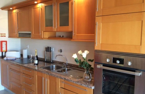 Porto de Mos Apartamento | Casa Ella is a stunning 2 bed apt a 7 minute walk from the beach of Porto de Mos