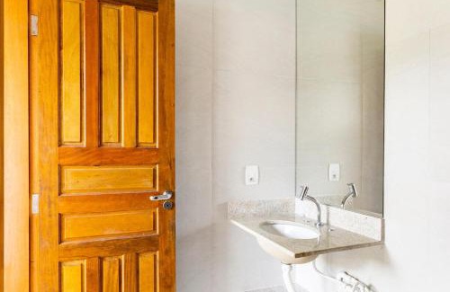 Morada da Praia Casa | Casa em Bertioga no Cond Morada da Praia com piscina