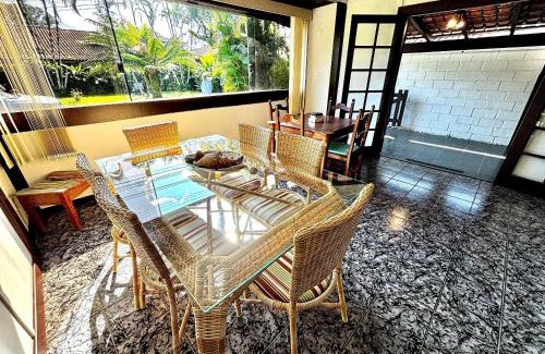 Angra dos Reis Casa | Casa em condomínio Luxuoso de Angra dos Reis que comporta até 8 pessoas.