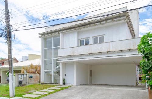 Ponta das Canas Casa | Casa em condomínio fechado c Wi-Fi a 150m da praia