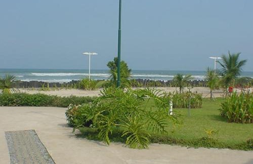 Costa do Sol Casa | Casa em condomínio fechado de frente para o mar e ao lado do rio