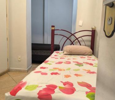 Sampaio Apartamento | Casa em condomínio no Rio de fácil acesso e vaga!