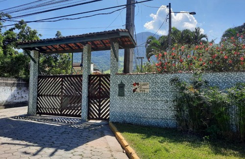 Sao Francisco da Praia Casa | Casa em condomínio fechado com Ar Condicionado São Sebastião