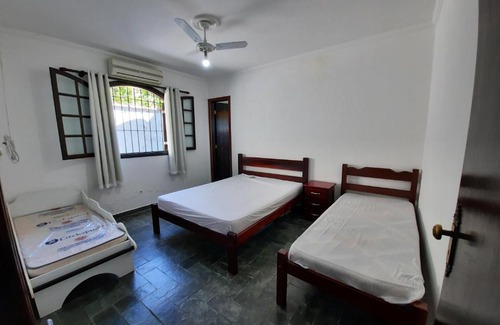 Sao Francisco da Praia Casa | Casa em condomínio fechado com Ar Condicionado São Sebastião