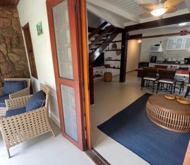 Praia Rasa Casa | Casa em condomínio fechado com estrutura completa