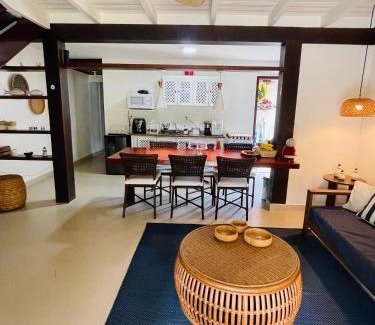 Praia Rasa Casa | Casa em condomínio fechado com estrutura completa
