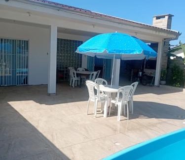 Guaratuba Casa | Casa em Guaratuba com piscina