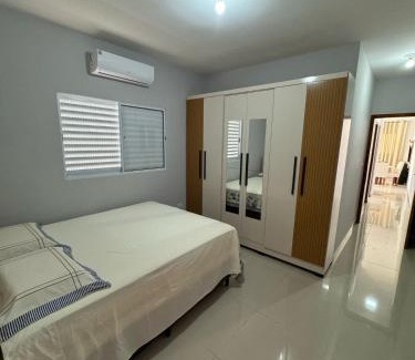 Tupy Casa | Casa em Itanhaém com Piscina e Ar condicionado à 900 Metros da Praia