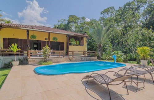 Mambucaba Casa | Refúgio com piscina, área verde e Churrasqueira