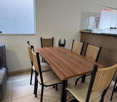 Sete Lagoas Casa | Casa em Sete Lagoas - até 12 pessoas - Preço Justo