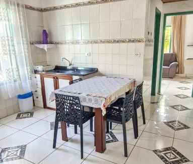 Jardim Samambaia Casa | Casa em Ubatuba, bairro tranquilo e bem localizado ambiente familiar
