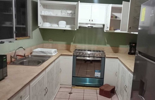 Loja Casa | Casa en Condominio, con Parking Privado