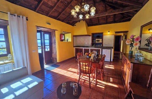 Villa de Mazo Cabaña | Casa en el este de La Palma, buena ubicación, vistas y fibra óptica