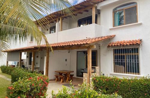 Club Santiago Casa | Casa en la playa en Club Santiago Manzanillo