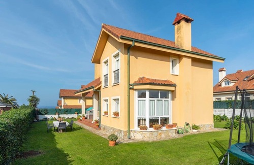 Liencres Chalet De Esquí | Casa en Liencres con jardin