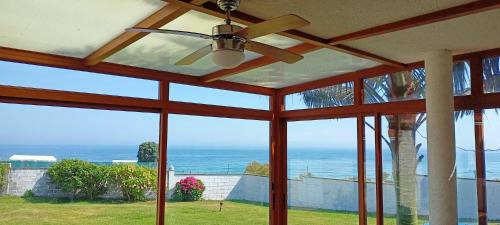 Razo da Costa Casa | CASA EN PLAYA DE RAZO CON JARDIN Y VISTAS AL MAR