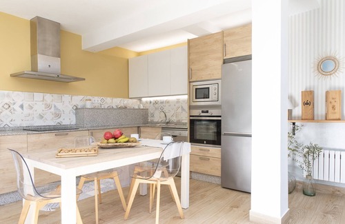 Saians Casa | Casa en Saians, con Piscina y Jardín Privados, Cerca de la Playa