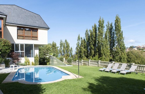Saians Casa | Casa en Saians, con Piscina y Jardín Privados, Cerca de la Playa