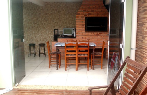 Arroio Teixeira Casa | Casa Encantadora em Capão Novo - Próxima à Praia e Supermercado
