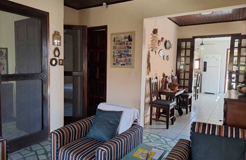 Itapoa Casa | Casa Enelzi 2 Suites + 2 Quartos, 3 WCs 80 m da Praia. Garagem, Gourmet. 10 pax