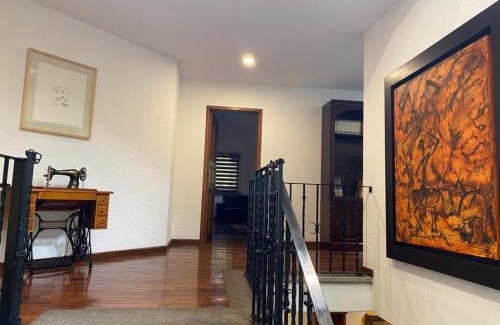 Puebla Villa | Casa entre árboles