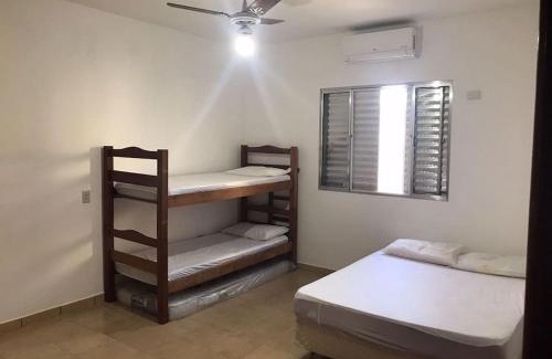 Raul Cury Casa | Casa espaçosa a 500 m da praia