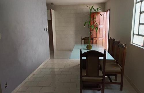 Castanheira Casa | Casa Espaçosa com 3 Suítes, Jardim e Hidromassagem Privativa