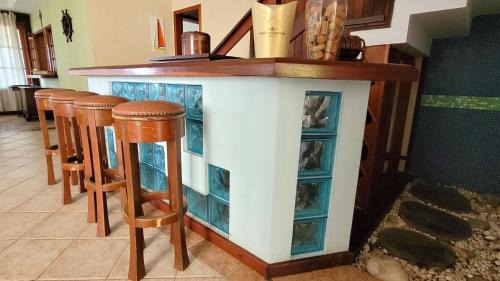 Mangaratiba Casa | Casa espaçosa pé na areia