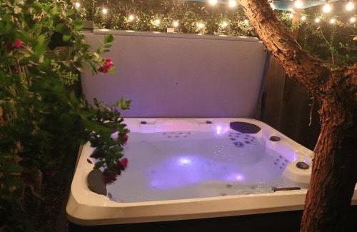 Salinas Casa | Casa Esperanza. Peaceful Get Away W/Hot tub.