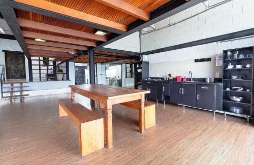 Portal da Ferradura Apartamento | Casa Estilo Industrial em Búzios