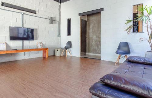 Portal da Ferradura Apartamento | Casa Estilo Industrial em Búzios
