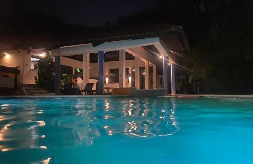 Puerto San Jose Casa | Casa estilo suizo cerca del mar