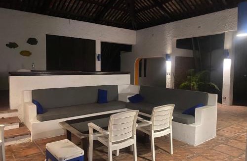 Puerto San Jose Casa | Casa estilo suizo cerca del mar