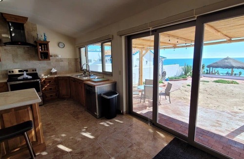 Las Conchas Casa | Casa Evita 3 bedroom. Casa Frente a la Playa