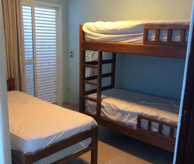 Guaruja Casa | Casa Família, 10 lugares, Piscina, Próx Praia Pernambuco, Guarujá