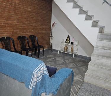 Aparecida Casa | Casa familiar e espaçosa em Aparecida SP, com 3 quartos