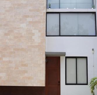 Puerto Juarez Casa | Casa familiar nueva con jacuzzi privado y alberca
