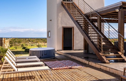 Syracuse Chalet De Esquí | Casa Faro del Plemmiro con Jacuzzi by Wonderful Italy