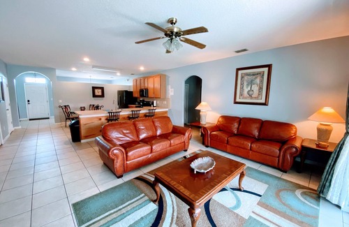 Buena Ventura Lakes Casa | Casa Feliz Kissimmee Lake Nona Pool Home