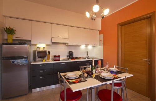 Sasso Moro Apartamento | Casa Fiorita Pool and Lake - Happy Rentals